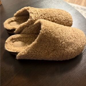 INTENTIONALLY BLANK Tan Fuzzy Slippers